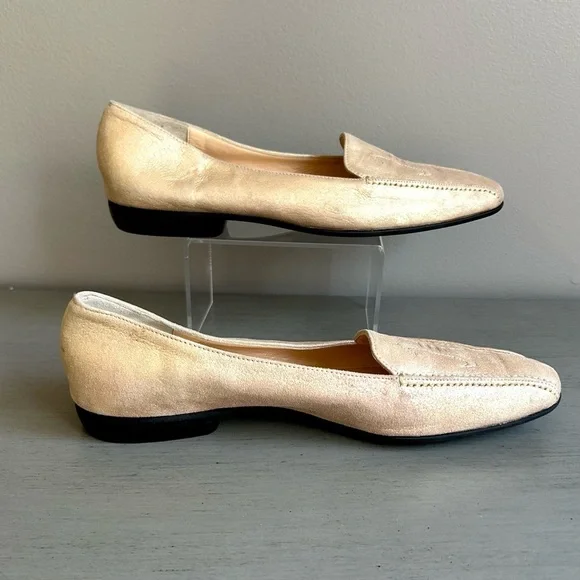 Chic Beige Loafers for Women - Picture 8 of 13